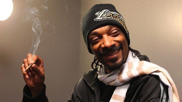 Arrestan a Snoop Dogg por llevar más dinero del debido