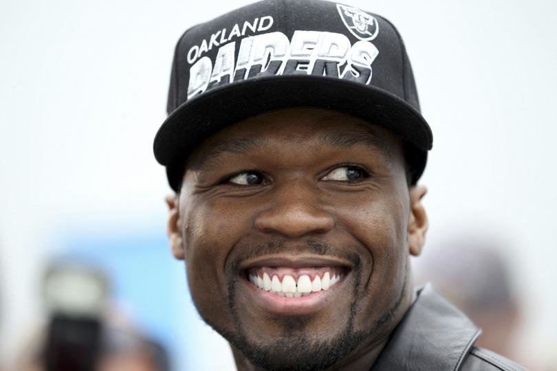 50 Cent pide perdón por insultar a un joven autista y dona 100 mil doláres