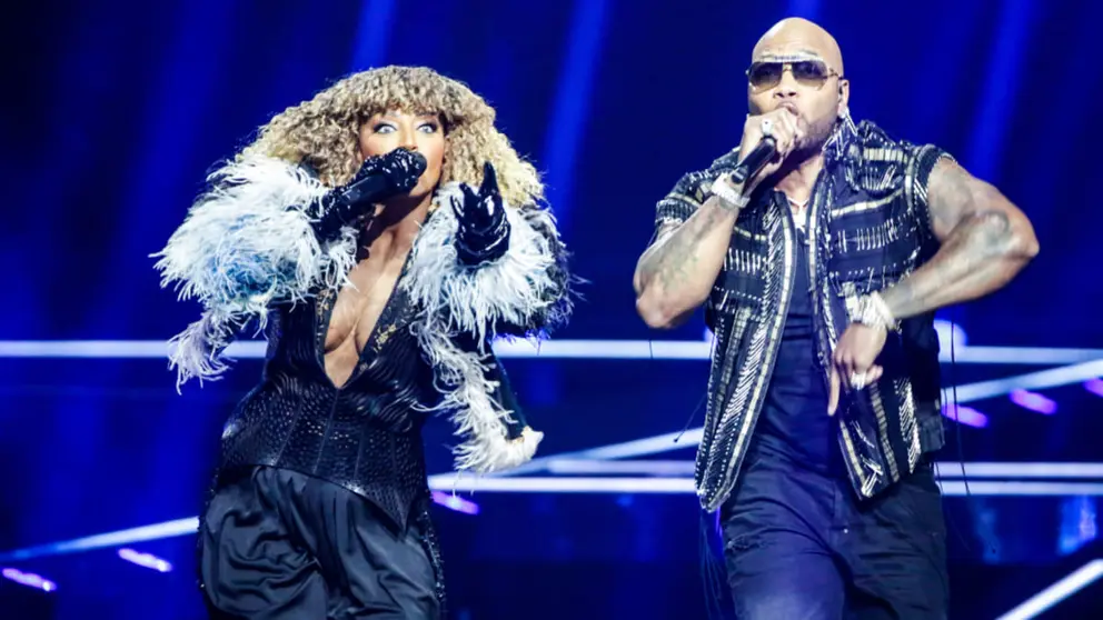 La artista Senhit y el rapero Flo Rida durante su representación a San Marino en el certamen de Eurovisión 2021